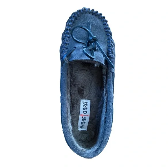 Minnetonka Gray Leather/Suede Moccasin with Faux Fur Lining & Solid Sole Size 7 - Picture 3 of 10